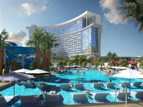 Choctaw resort debuts new hotel and casino one hour's drive .